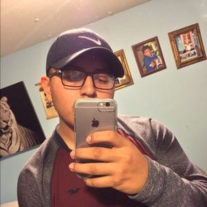 Meet your Posher, Javier